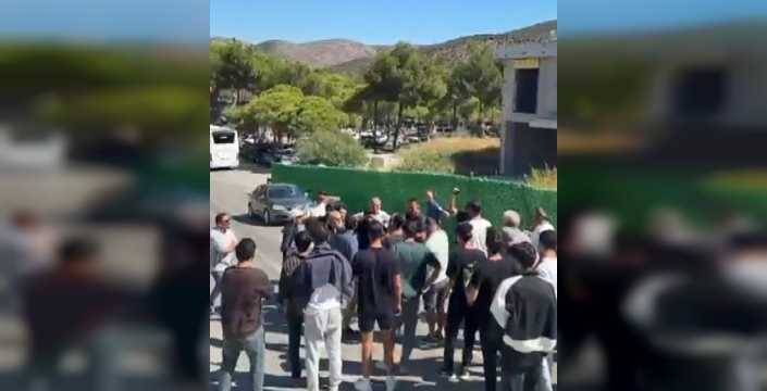 Kuşadası'ndaki otelde maaş ödemeleri nedeniyle eylem başladı