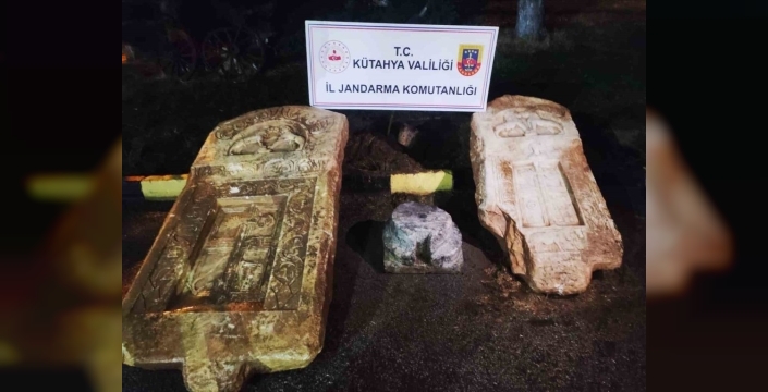 Kütahya'da Roma dönemine ait lahit kapakları bulundu