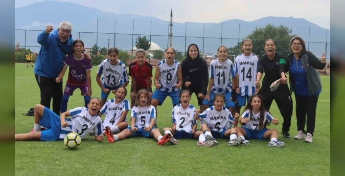 Manisa Kız Futbol Takımı, Türkiye üçüncüsü oldu