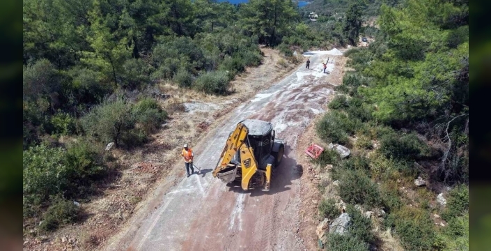 Marmaris Çamlı'daki 30 yıllık içme suyu hatları değiştiriliyor
