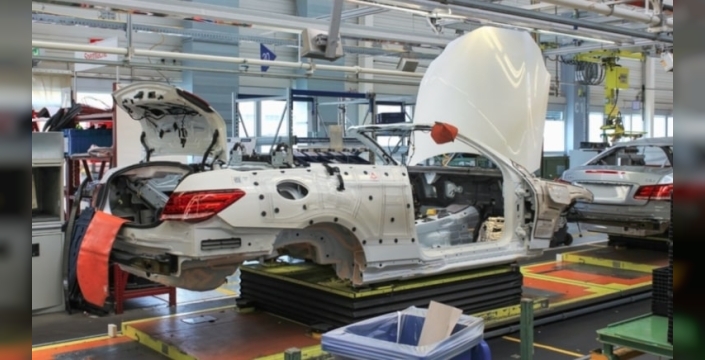 Mercedes, maliyetleri düşürmek için fabrika kapatmayı değerlendiriyor