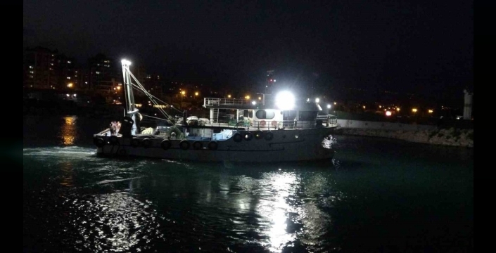 Mersin'deki balıkçılar, yeni sezona 'Vira Bismillah' diyerek başladı