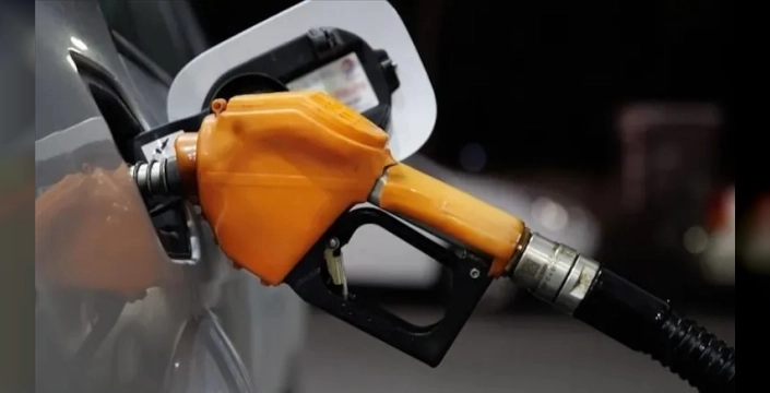 Motorine gelen zamlar pompa fiyatını 3 haneye taşıdı