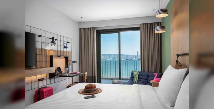 Moxy İzmir, Rönesans'ın Neva Yalı projesiyle açıldı