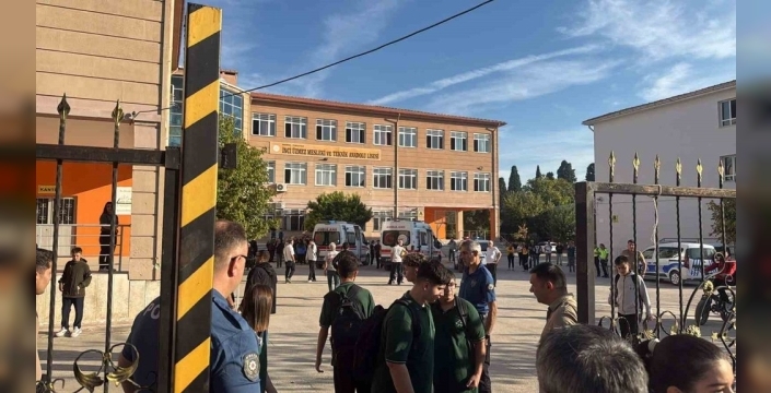 Okul önünde silahlı saldırı ihbarı paniğe yol açtı