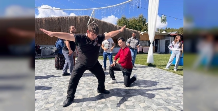 Özel ihtiyaçlı bireyler ve aileleri kahvaltıda toplandı