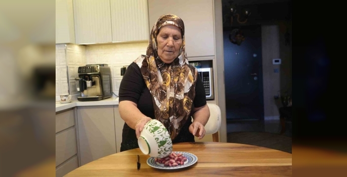 Reyzan Dirmilli, fıstık kabuğundan reçel üretti