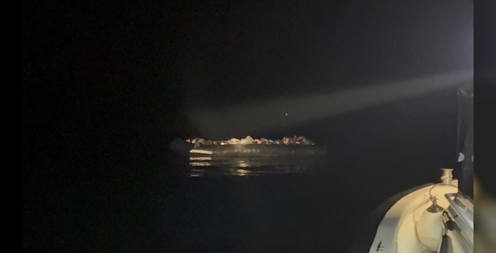 Sahil Güvenlik Urla ve Çeşme'de 55 göçmen ve 4 organizatör yakaladı