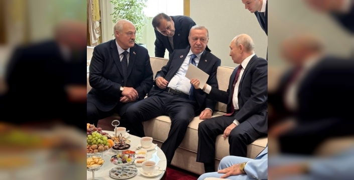 Şanghay İşbirliği Örgütü zirvesinde liderlerin görüşmesi dikkat çekti