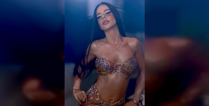 Simge Sağın, gizemli hayranından 101 gül aldı