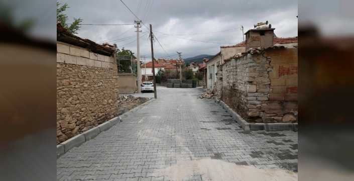 Tavas Orta Mahallesi'nin yolları yenilendi