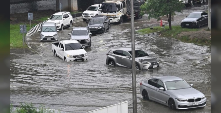 Tayland'da muson yağmurları sele yol açtı