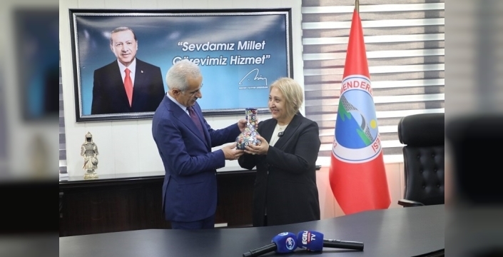 Ulaştırma Bakanı Uraloğlu, Menderes’e müjdeler verdi