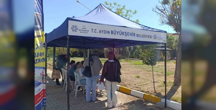 Üniversite öğrencileri, Aydın'da AYKART başvurusu için kampüslerde yoğunlaştı