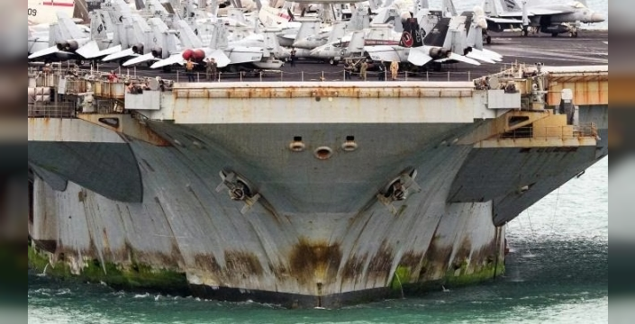 USS Abraham Lincoln, 286 gün denizde kaldıktan sonra limana döndü