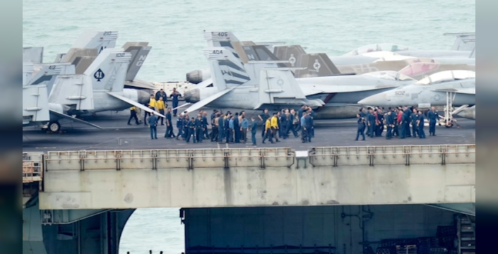 USS Abraham Lincoln, Tayland limanına ulaştı ve askerler dağıldı