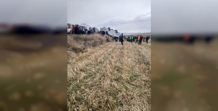Afyonkarahisar'da midibüs kazasında bir kişi hayatını kaybetti