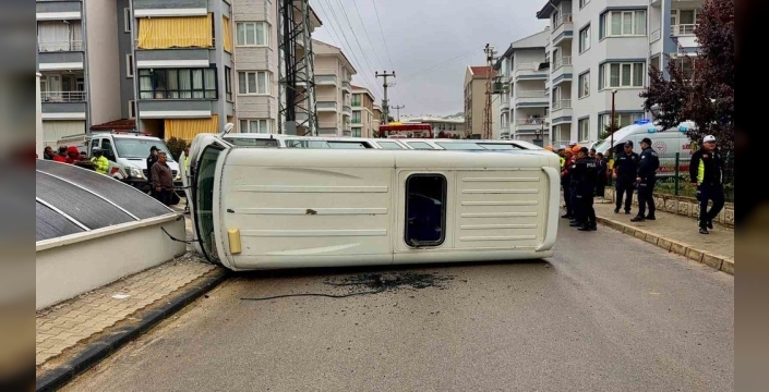 Afyonkarahisar'da minibüs kazasında 16 yaralı