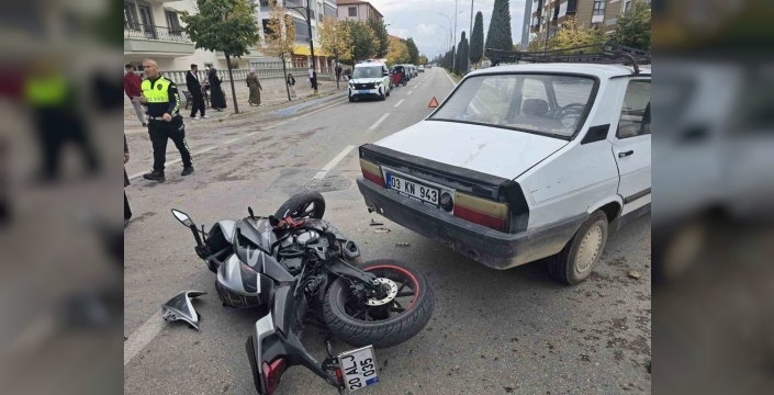 Afyonkarahisar'da otomobil ile motosiklet çarpıştı