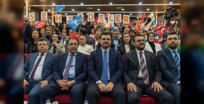 AK Parti'den Özel'e yolsuzluk suçlaması
