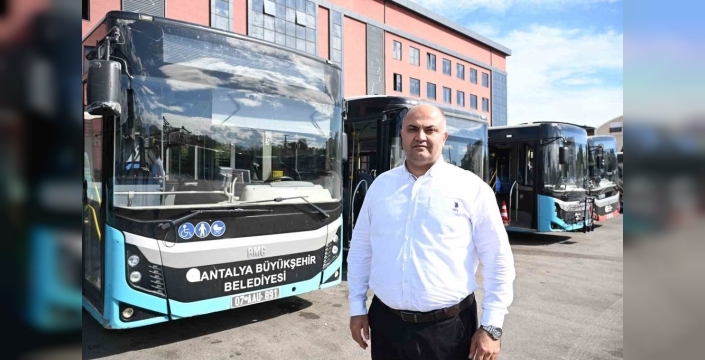 Antalya'da yağmur suyu sızan özel halk otobüsüne müdahale