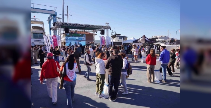 Ayvalık'ta yelken yarışları burs fonuna katkı sağladı