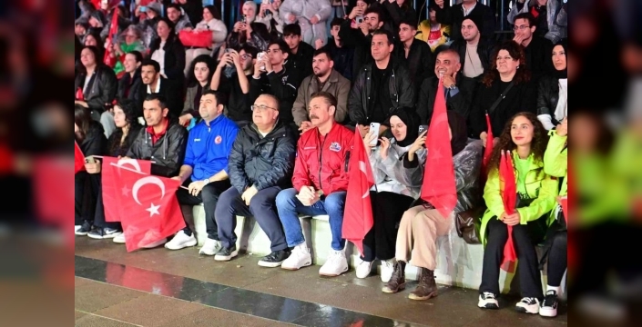 Bahçelievler'de 103. yıl coşkusu: Başkan Bahadır'dan birlik mesajı