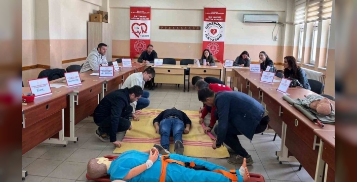 Balıkesir'de öğretmenlere ilk yardım yenileme eğitimi verildi