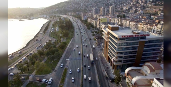Bayraklı Belediyesi'ne yönelik operasyon: 43 şüpheli adliyeye sevk edildi