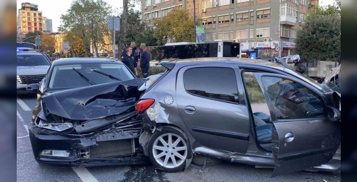 Beşiktaş'ta zincirleme trafik kazası meydana geldi