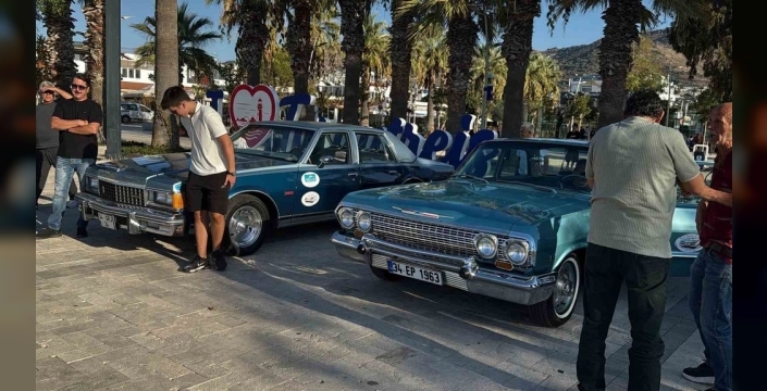 Bodrum'da klasik otomobil sergisi nostalji yarattı