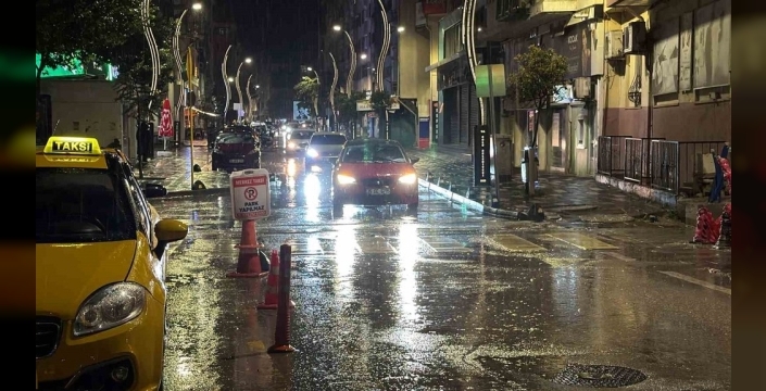 Bolu'da yoğun yağış yaşamı aksattı