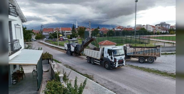 Bolvadin'de altyapı ve üstyapı çalışmaları hız kesmeden devam ediyor