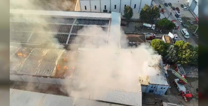 Bursa'da mobilya fabrikasında yangın