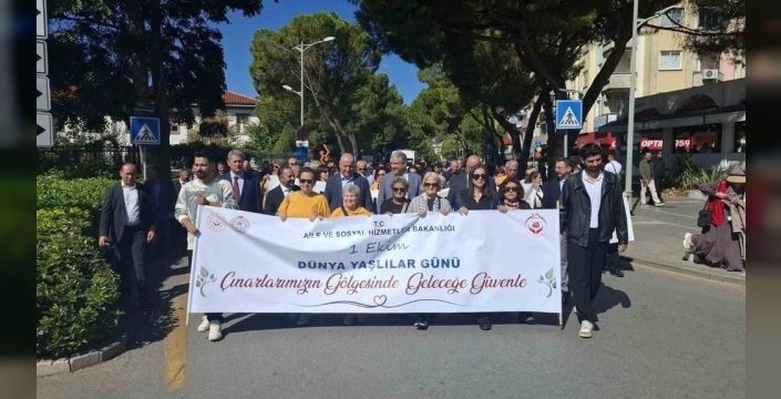 Büyükşehir Belediyesi, Dünya Yaşlılar Günü etkinliği düzenledi