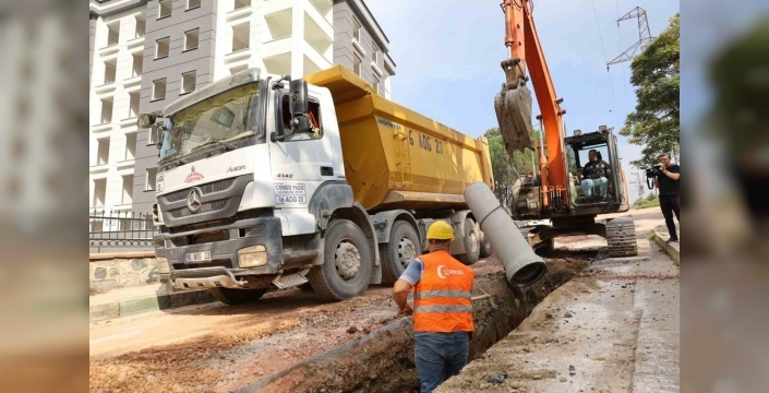 Büyükşehir'den kışa hazırlık: Yıldırım'a yeni yağmur suyu hattı
