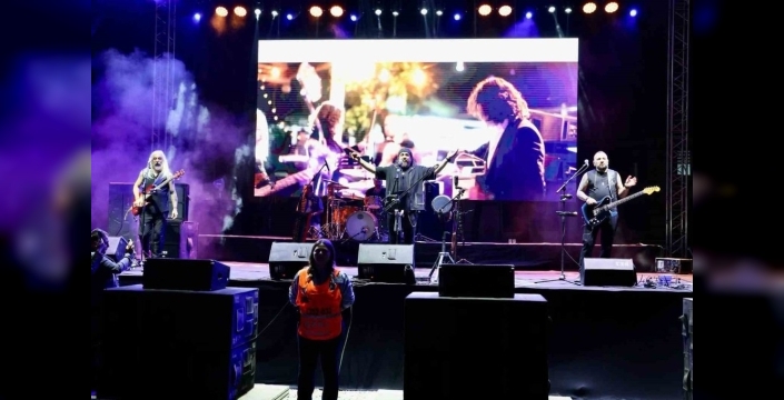 Çine'de Memecik Fest'te Necati ve Saykolar sahne aldı