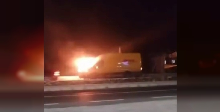 DHL kargo aracındaki yangın Cankurtaran'da söndürüldü
