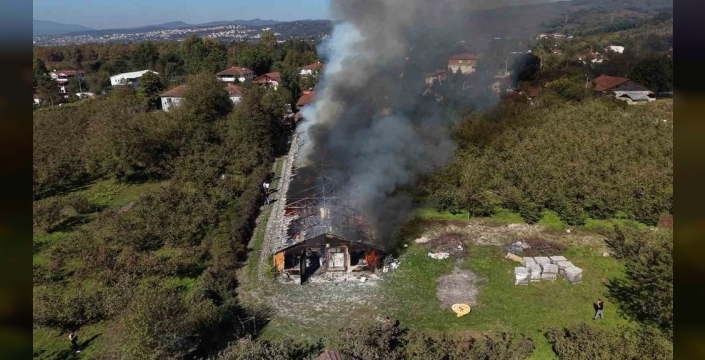 Düzce'deki fabrika yangını kullanılamaz hale getirdi