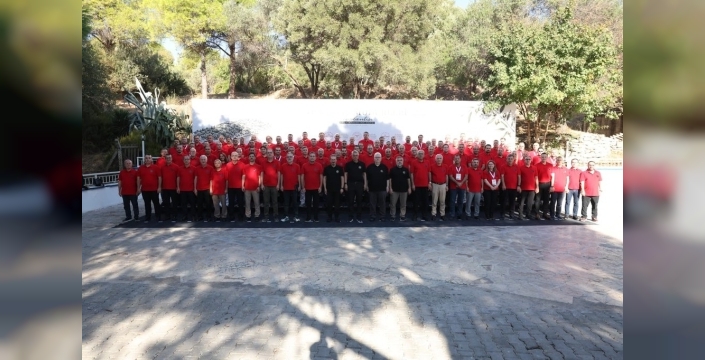 Düzce sağlık müdürü, İzmir'de bakan ile toplantıya katıldı