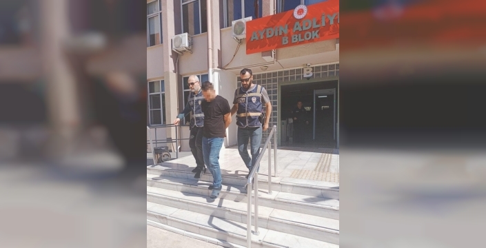 Efeler'de polis, kadını boğulmaktan kurtardı