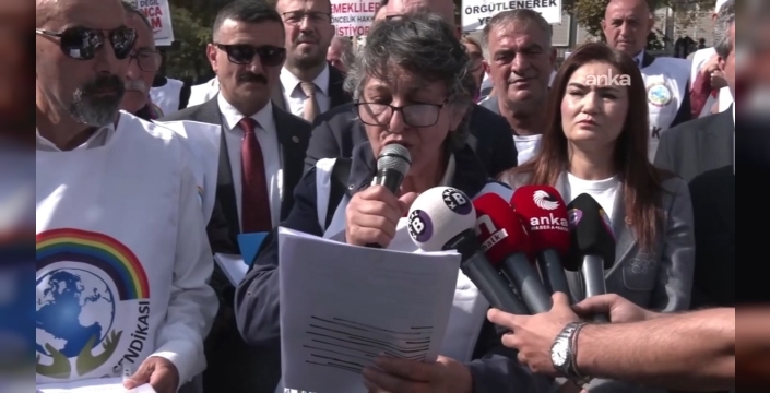 Emekliler, geçim sıkıntısına dikkat çekmek için yürüyüş düzenledi