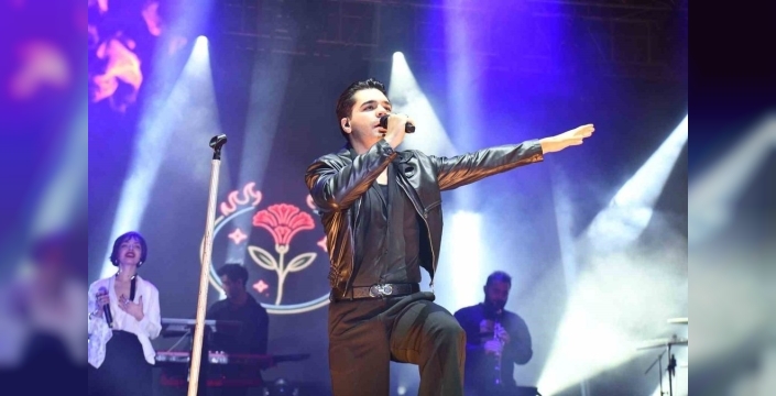 Emir Can İğrek konseriyle 29 Ekim coşkusu Balıkesir’de