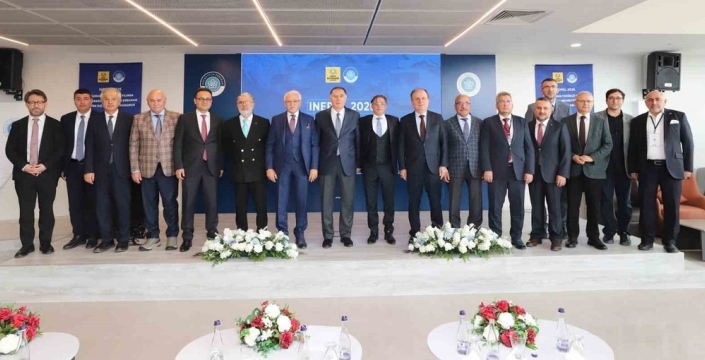 Erbakan 100 yaşında kongreyle anıldı