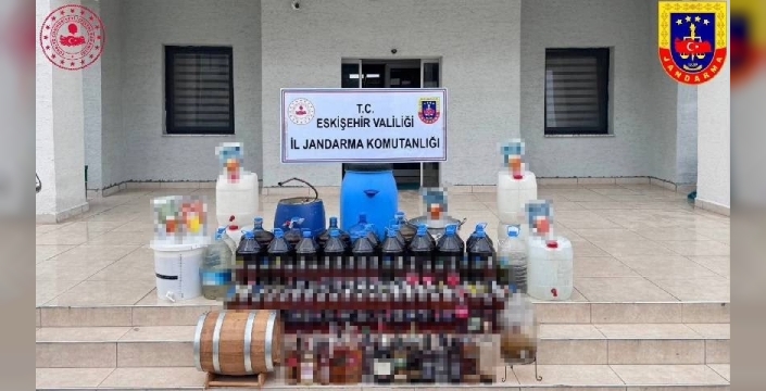 Eskişehir'de evde kaçak içki imalatı yapan kişi yakalandı