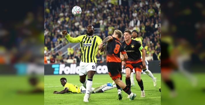 Fenerbahçe, Slavia Prag ile 2-2 berabere kaldı