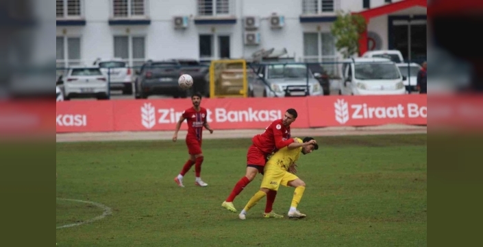 Fethiyespor-Eyüpspor maçı sağanakta durdu