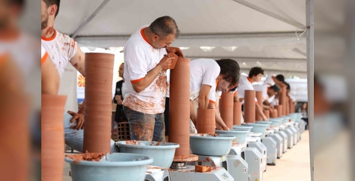 Fransız sanatçı Menemen'i İtalyanlara örnek gösterdi