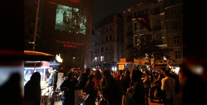 Galata Kulesi'nde Cumhuriyet coşkusu