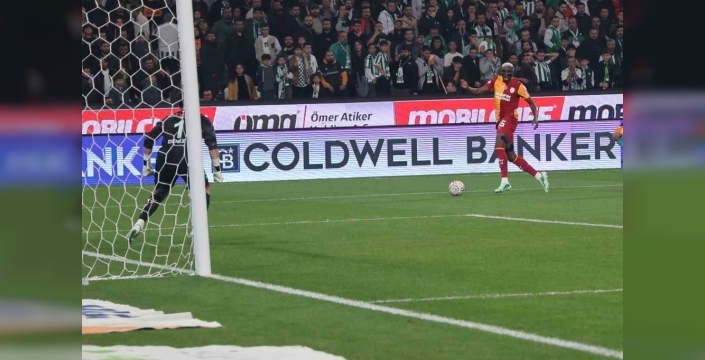 Galatasaray Konyaspor karşısında devreyi 2-0 önde kapattı